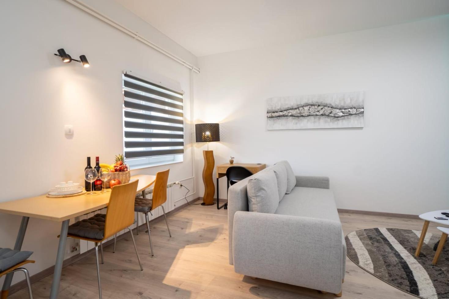 Apartman Mihovil Госпич Экстерьер фото